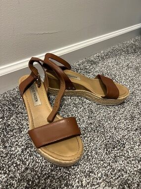 Steve Madden Tan Brown Espadrille Wedge Sandals